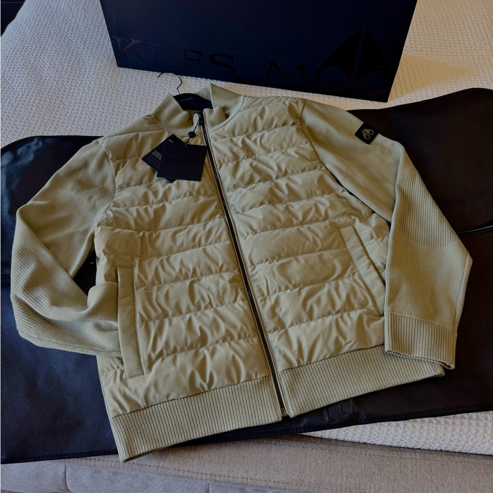 Moose knuckle Sage Green Zip puffer Jacket with knit sleeves